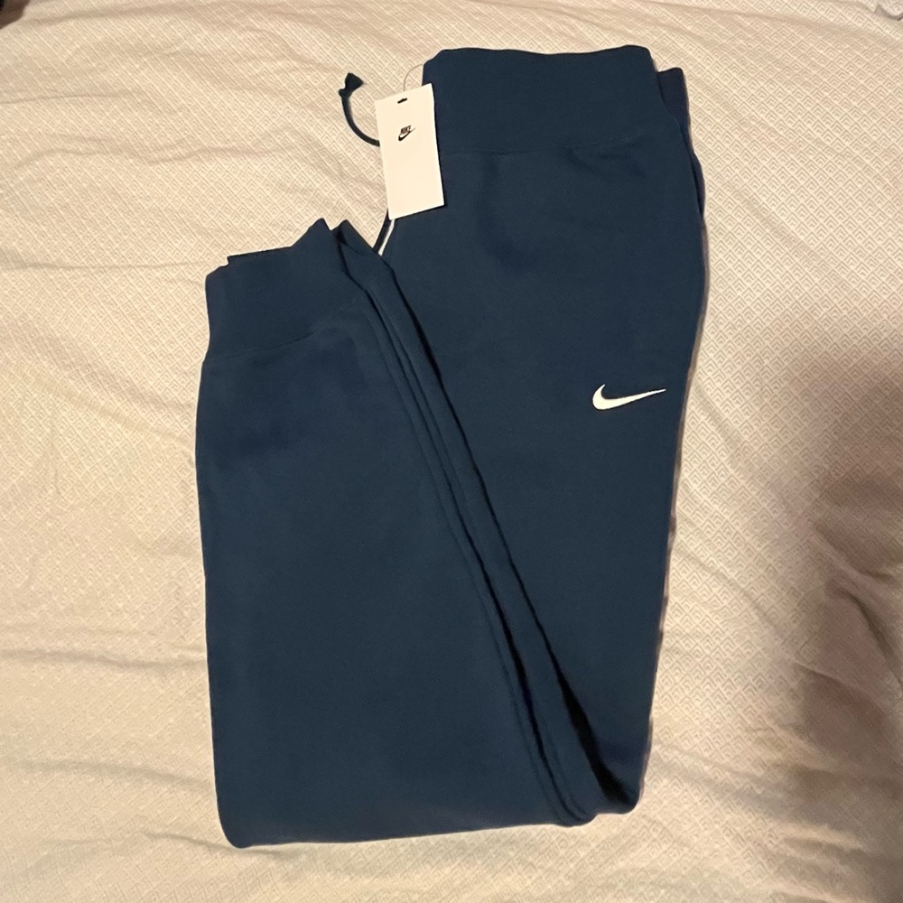 NWT Nike Sweatpants